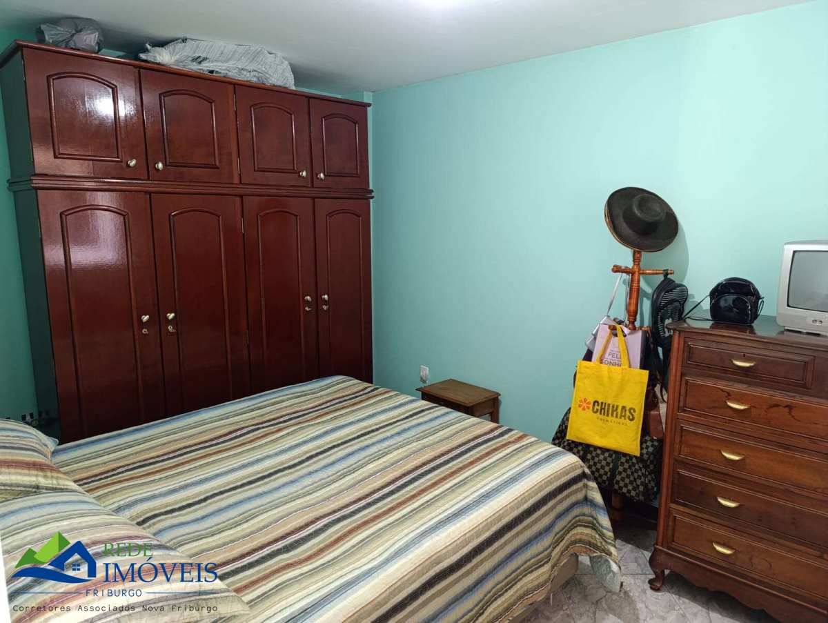 Vendo Apartamento no Loteamento Sta Terezinha, São Jorge com 3 quartos e 1 suíte - Rede Imóveis Friburgo