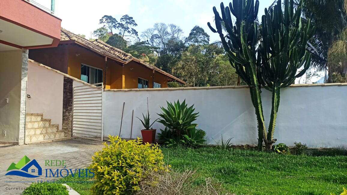 Casa de alto padrão à venda com 4 quartos, 500m² - Parque Santa Elisa,Nova Friburgo