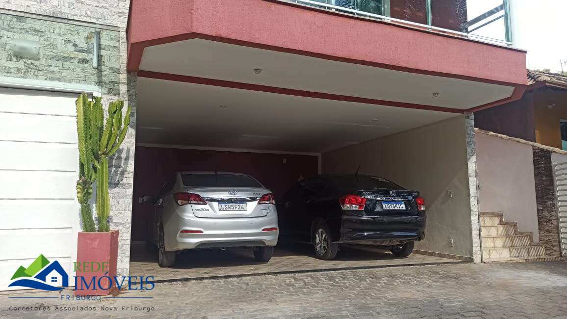 Casa de alto padrão à venda com 4 quartos, 500m² - Parque Santa Elisa,Nova Friburgo