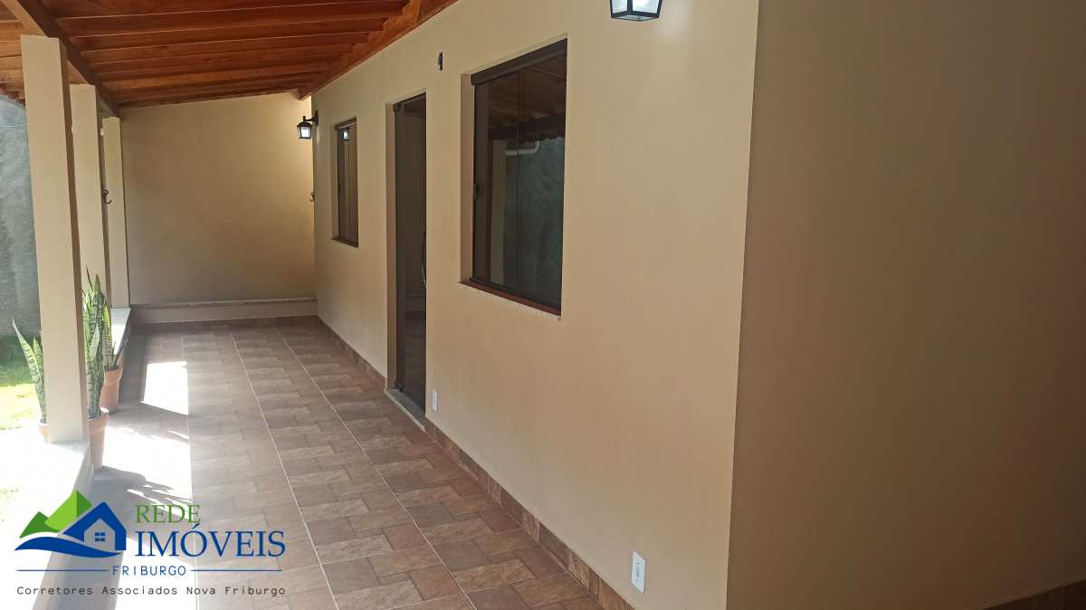 Vendo Casa com 2 Quartos e Área Gourmet na Usina, Chácara do Paraíso - Rede Imóveis Friburgo