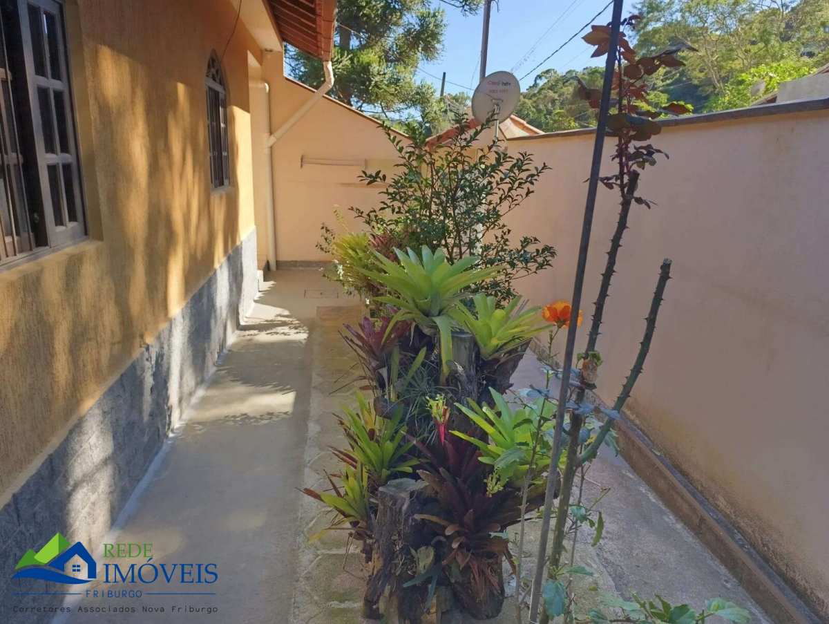 Casa à venda com 2 quartos, 100m² - Praça da Furunfa,Nova Friburgo