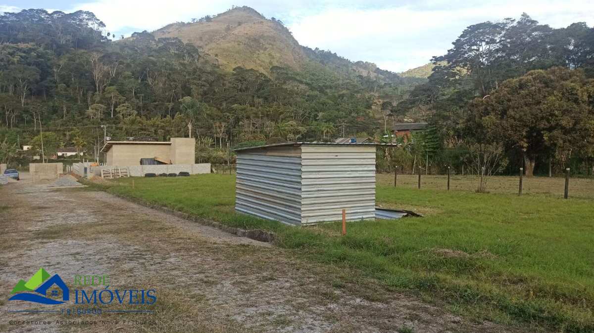 Vendo terreno com 360 mts², totalmente plano em Amparo - Rede Imóveis Friburgo