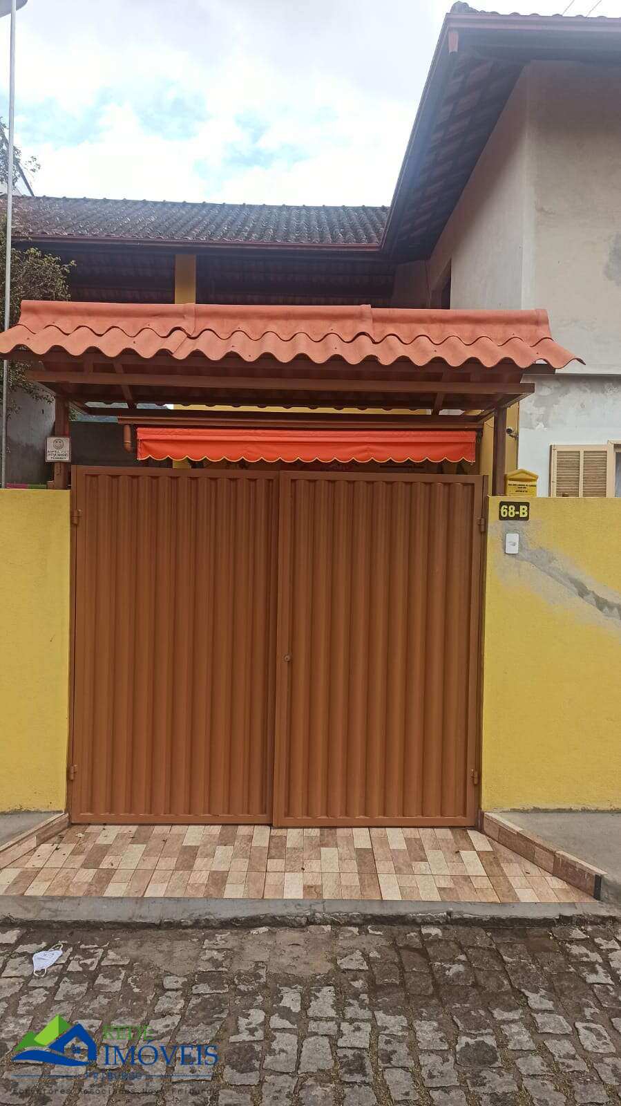 Vendo casa com 2 quartos no centro da Chácara do Paraíso - Rede Imóveis Friburgo