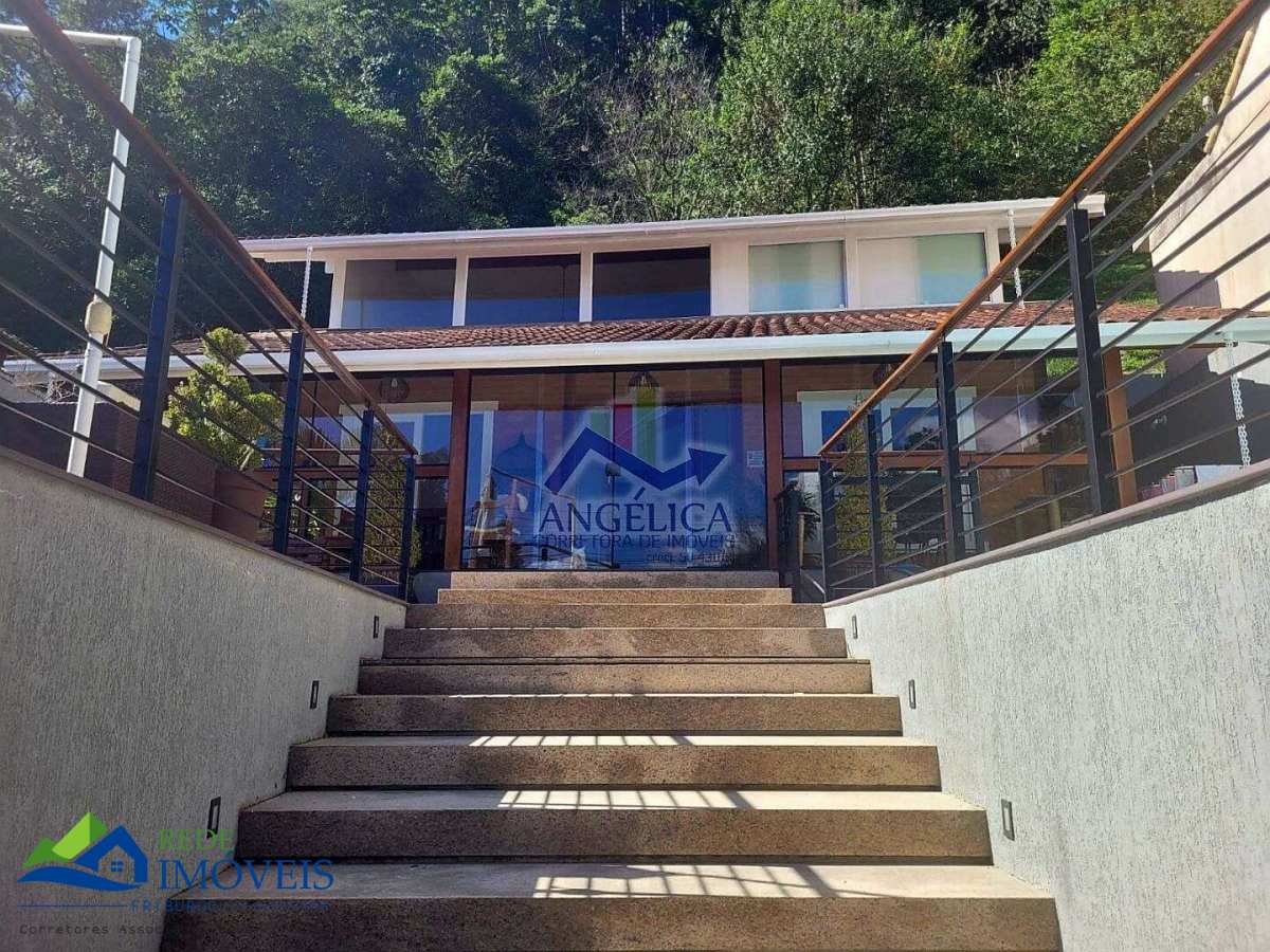 Casa à venda com 4 quartos - CASCATINHA,Nova Friburgo