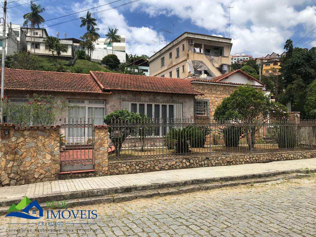 Casa à venda com 4 quartos, 290m² - BRAUNES,Nova Friburgo