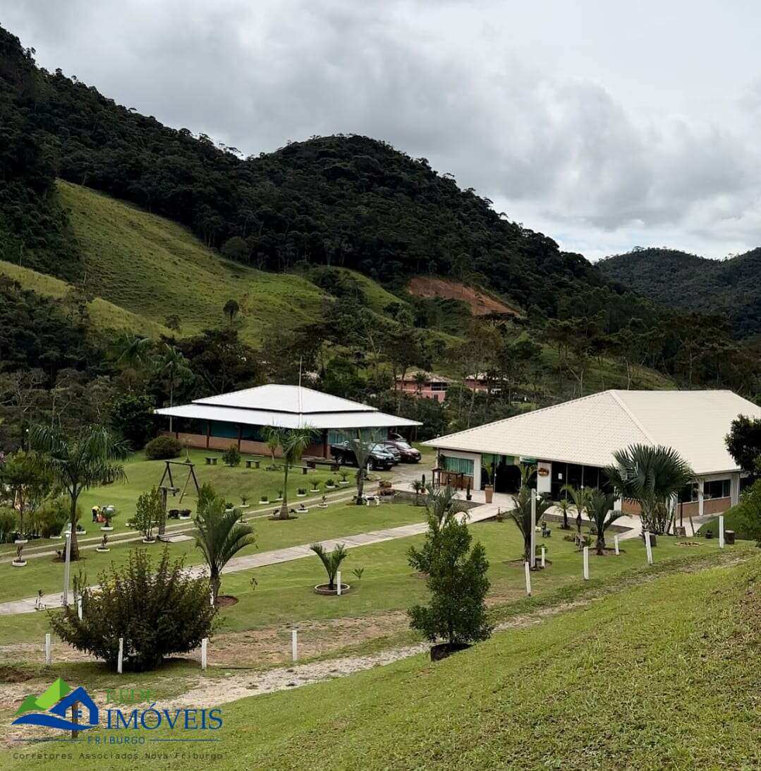 Sítio à venda com 3 quartos - Cardinot,Nova Friburgo