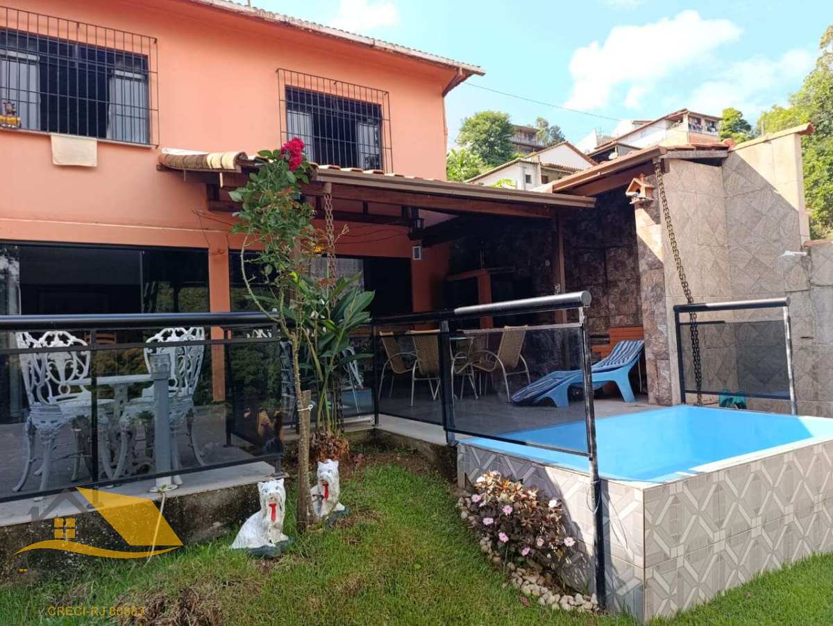 Casa à venda com 2 quartos, 120m² - Varginha,Nova Friburgo