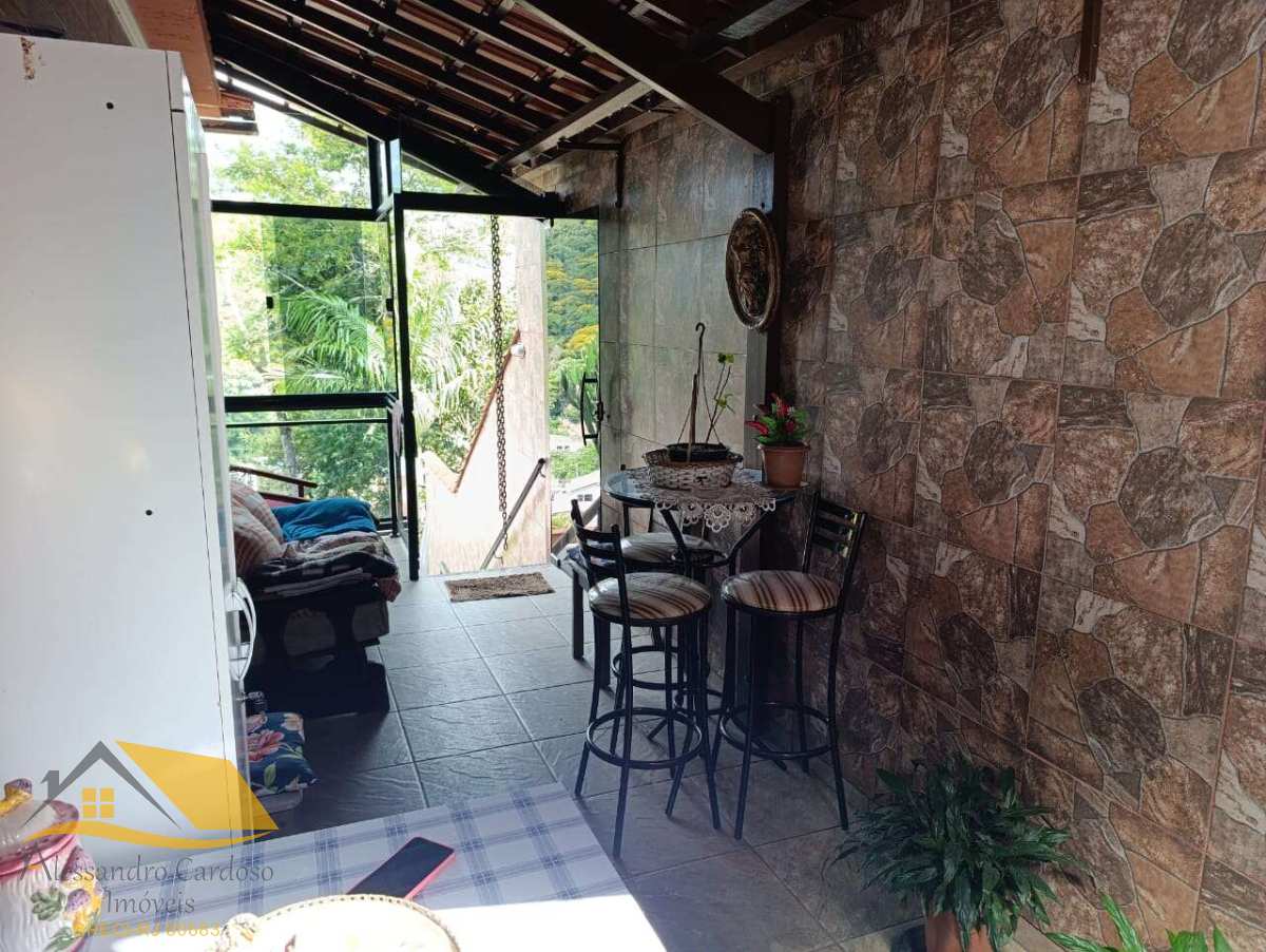 Vendo Casa com Piscina e Sauna em Varginha - Rede Imóveis Friburgo